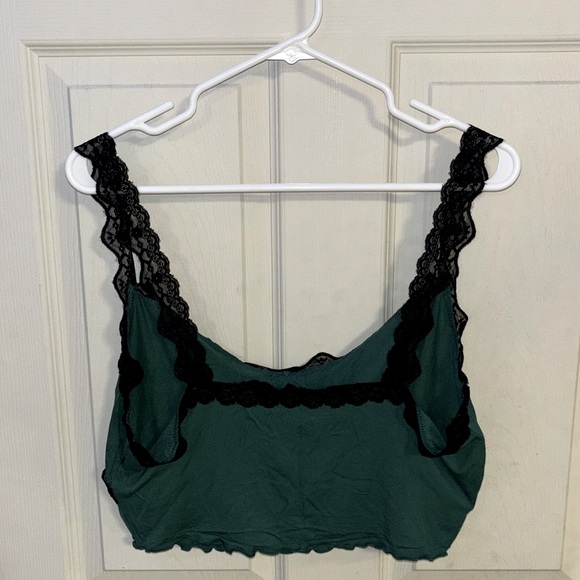 🪻3/$30 Trendy Crop top!🪻 - Picture 2 of 3